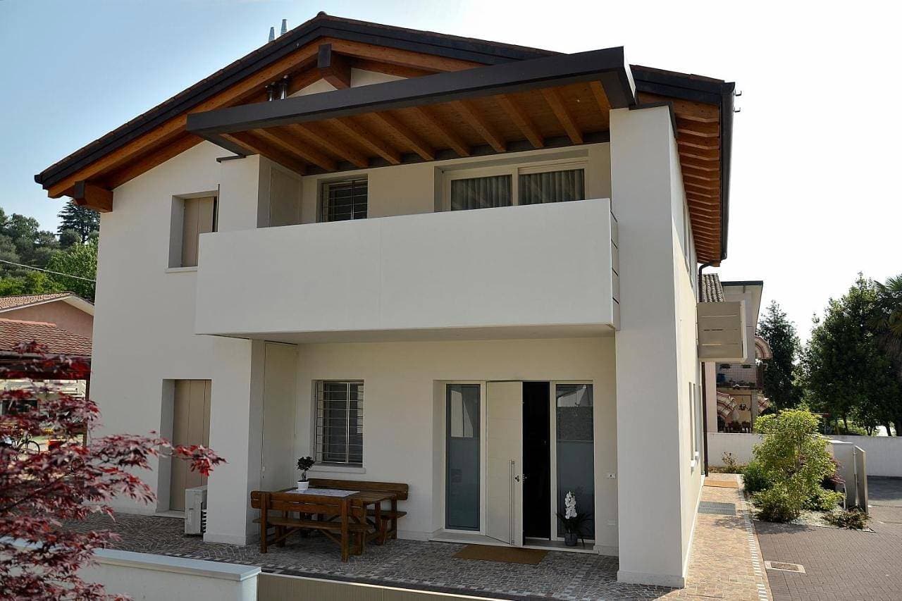 Foto 3 von 42: Three-Bedroom Apartment with Balcony