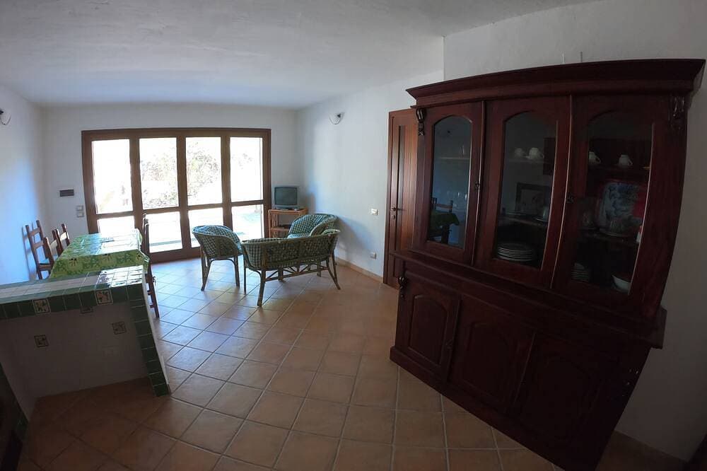 Foto 12 von 19: Chia, Villa Ulivi, ein einladender Rückzugsort für Liebhaber unberührter Natur.