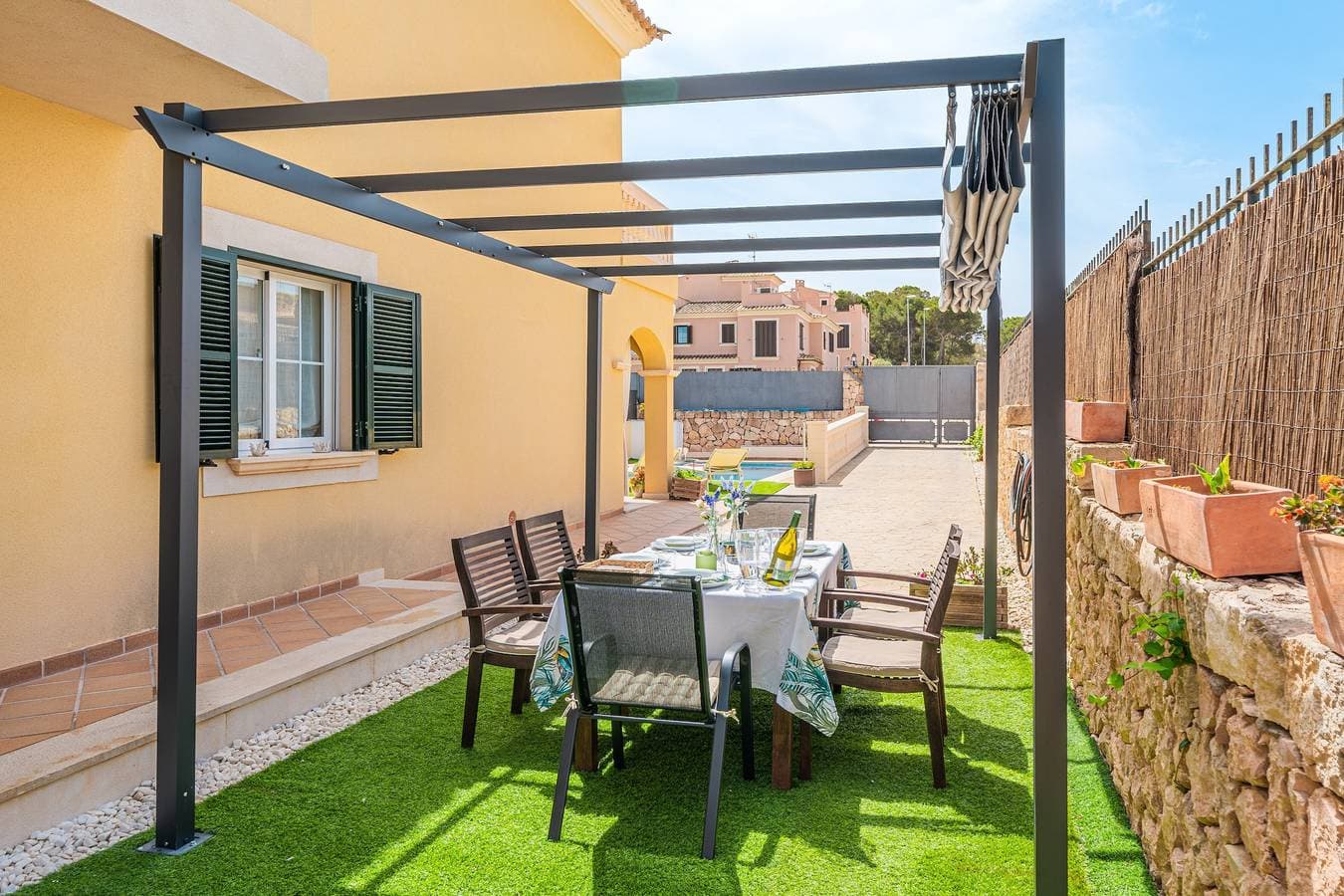 Foto 3 von 29: Villa 'Alma Azul' mit Privatem Pool, Terrassen und WLAN