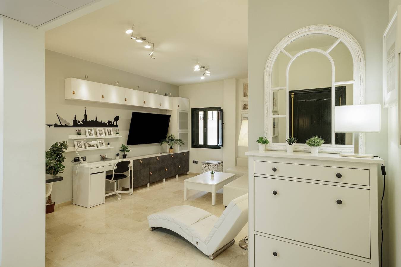Foto 2 von 29: Designer-Loft an der Alameda von Sevilla – Smart-Tech & Wellness-Oase