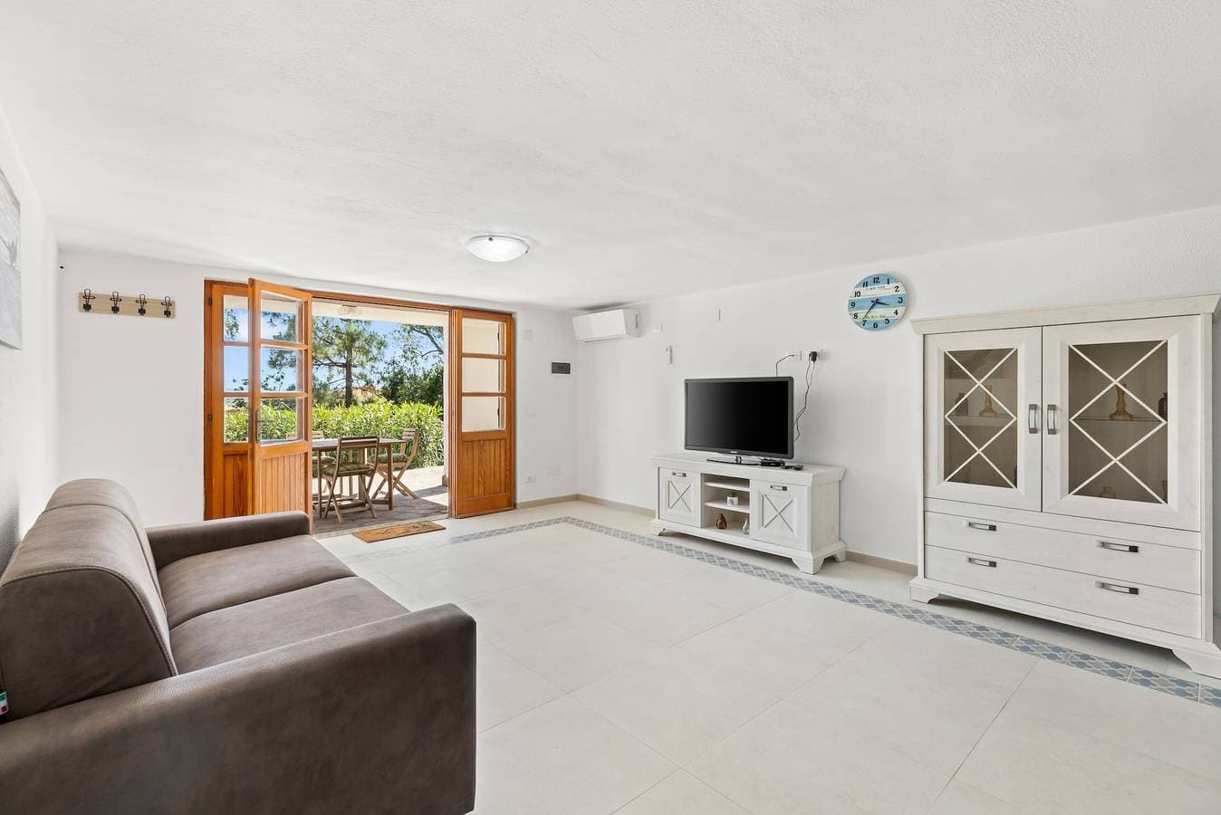 Foto 2 von 22: Ferienwohnung 'Giagiumar' mit Meerblick, privater Terrasse und Klimaanlage