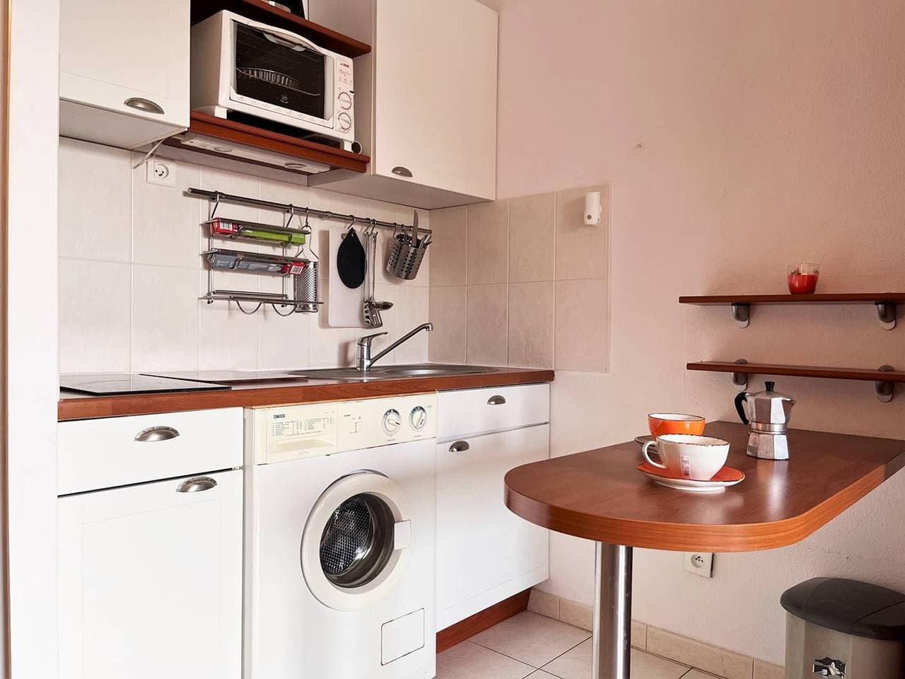 Foto 5 von 15: Gemütliche 2-Zimmer-Wohnung, 100m vom Strand, Terrasse, Parkplatz, 6 Schlafplätze - Le Lavandou