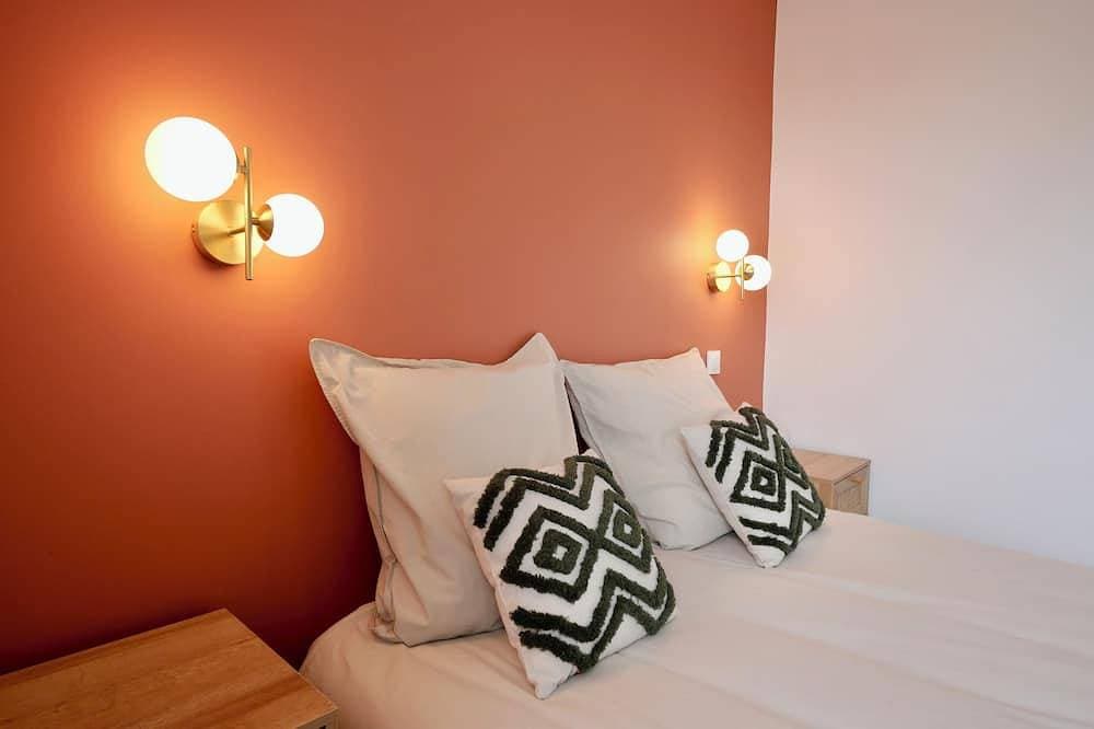 Foto 4 von 14: D-Day Suites - carentanlocation.fr: Dune - Downtown - Sleeps 4 / 2 min from the train station