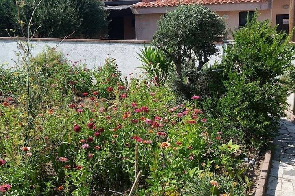 Foto 11 von 25: Villa Maria Drei-Zimmer-Wohnung mit großem Garten in Meeresnähe