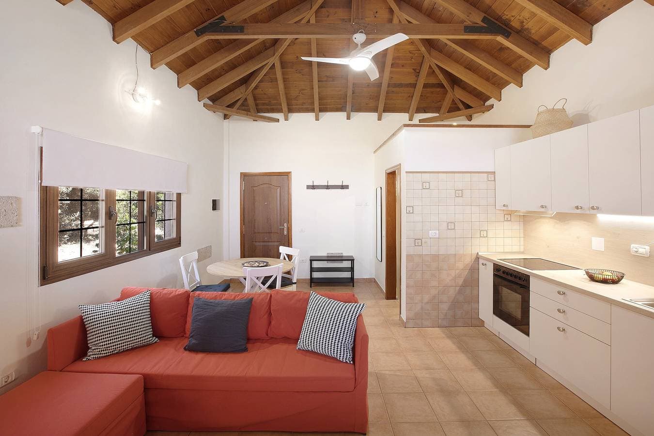 Foto 4 von 27: Ferienhaus „Las Tres Palmeras“ mit Bergblick, Gemeinschaftspool und WLAN