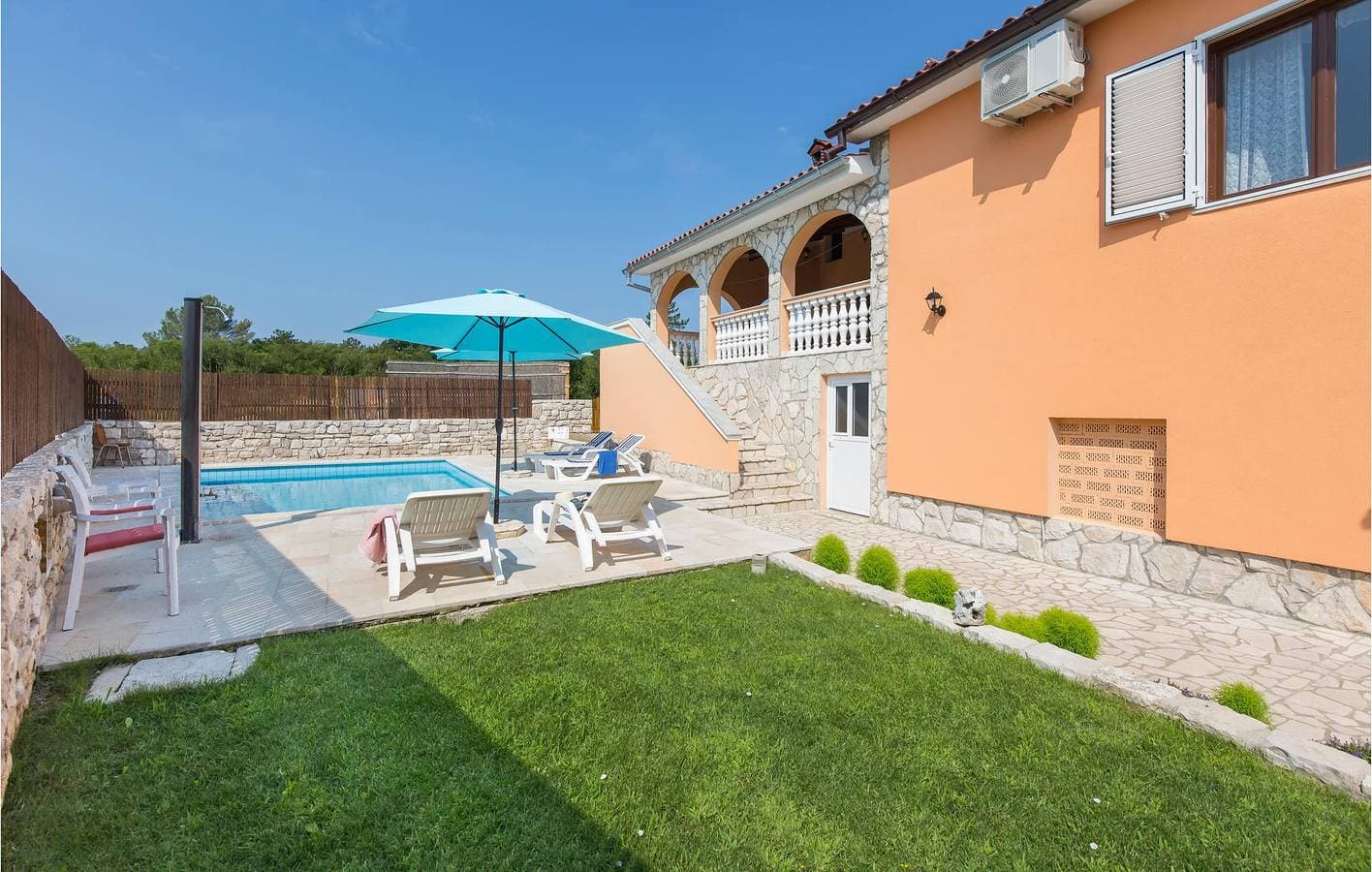 Foto 10 von 38: Gemütlich, 2 km von Labin entfernt – Modernes Apartment mit Terrasse und WLAN