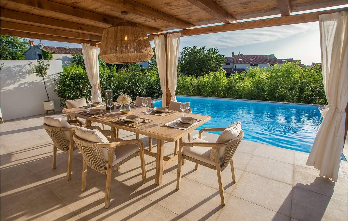 Foto 8 von 29: Gemütliche 85 m² große Wohnung mit Pool, Terrasse und Parkplatz in Kadumi