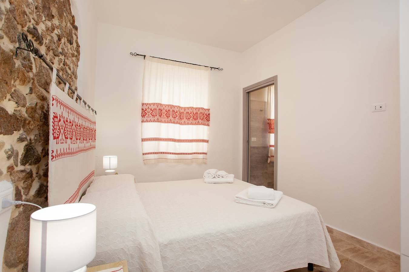 Foto 3 von 26: Ferienhaus 'Appartamento Irgoli - Sardegna' mit Terrasse, Wi-Fi und Klimaanlage