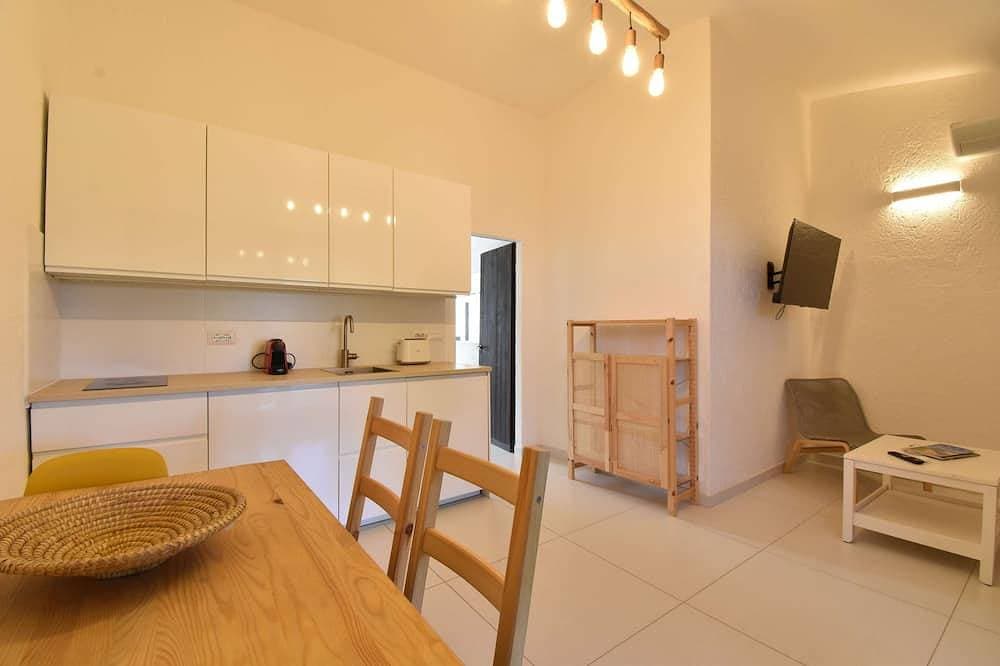 Cottage with wi-fi, a/c and fenced garden 1