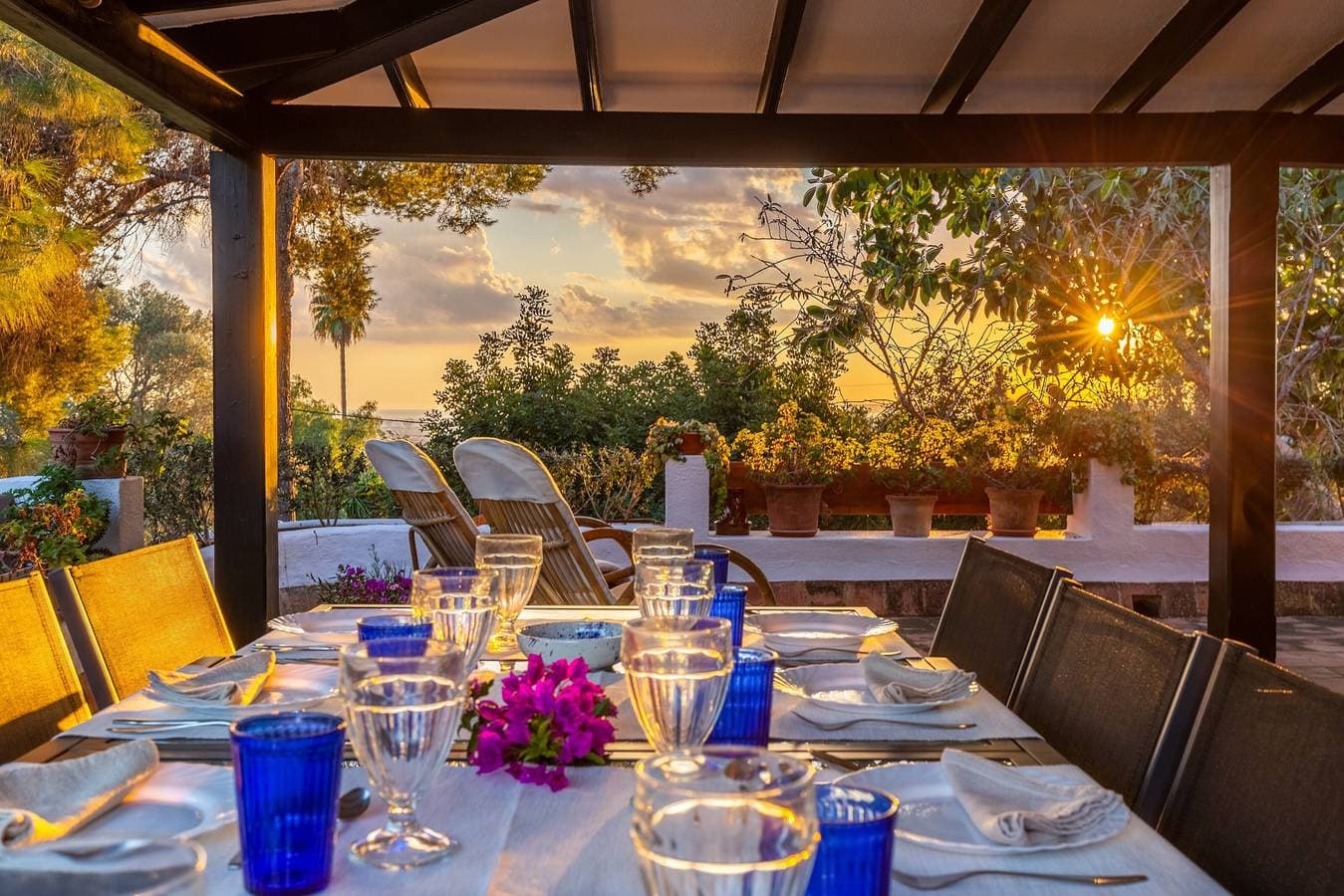 Foto 4 von 30: Villa Bon Viure mit Meerblick, WLAN, Klimaanlage, Pool, Garten & Terrassen; Parkplätze vorhanden