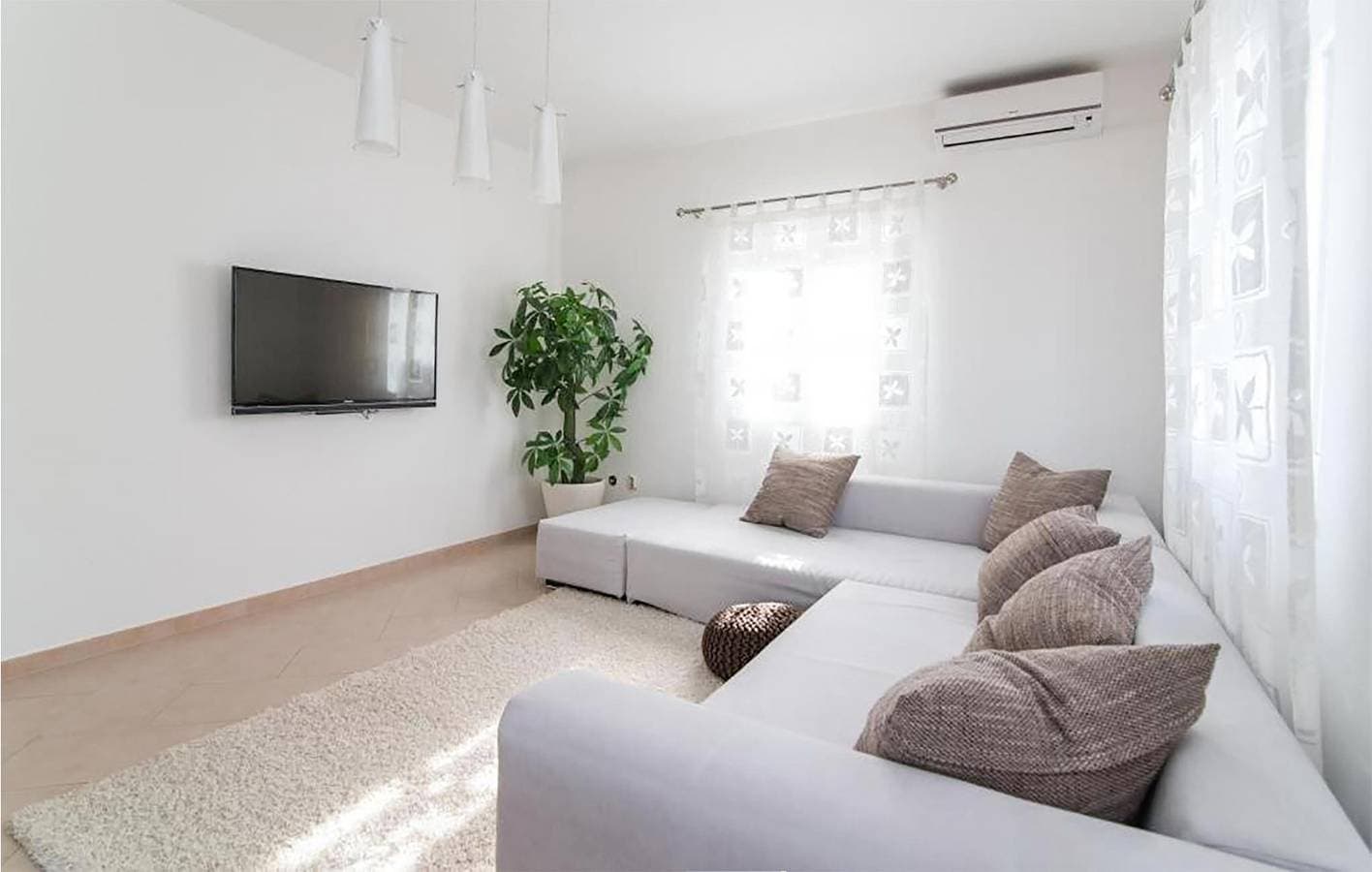 Foto 7 von 22: Gemütliche 1-Zimmer-Wohnung mit Terrasse, 100 m vom Strand entfernt, kostenloses WLAN und Parkplatz