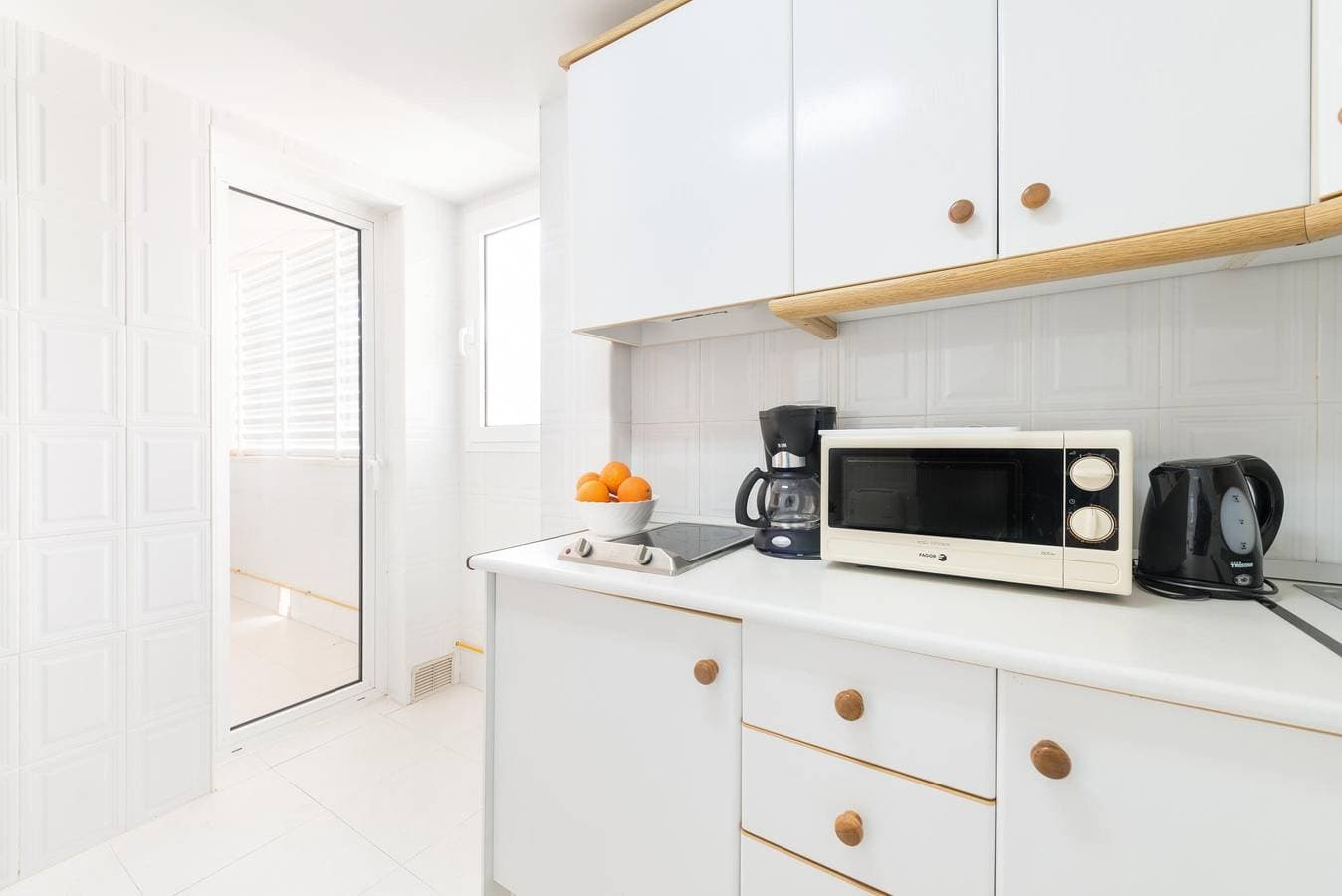 Foto 12 von 24: Oro Del Mar IV Apartamento O5- Das Apartment ist nur 340m vom Strand entfernt und hat einen Gemeinschaftspool. WiFi gratis