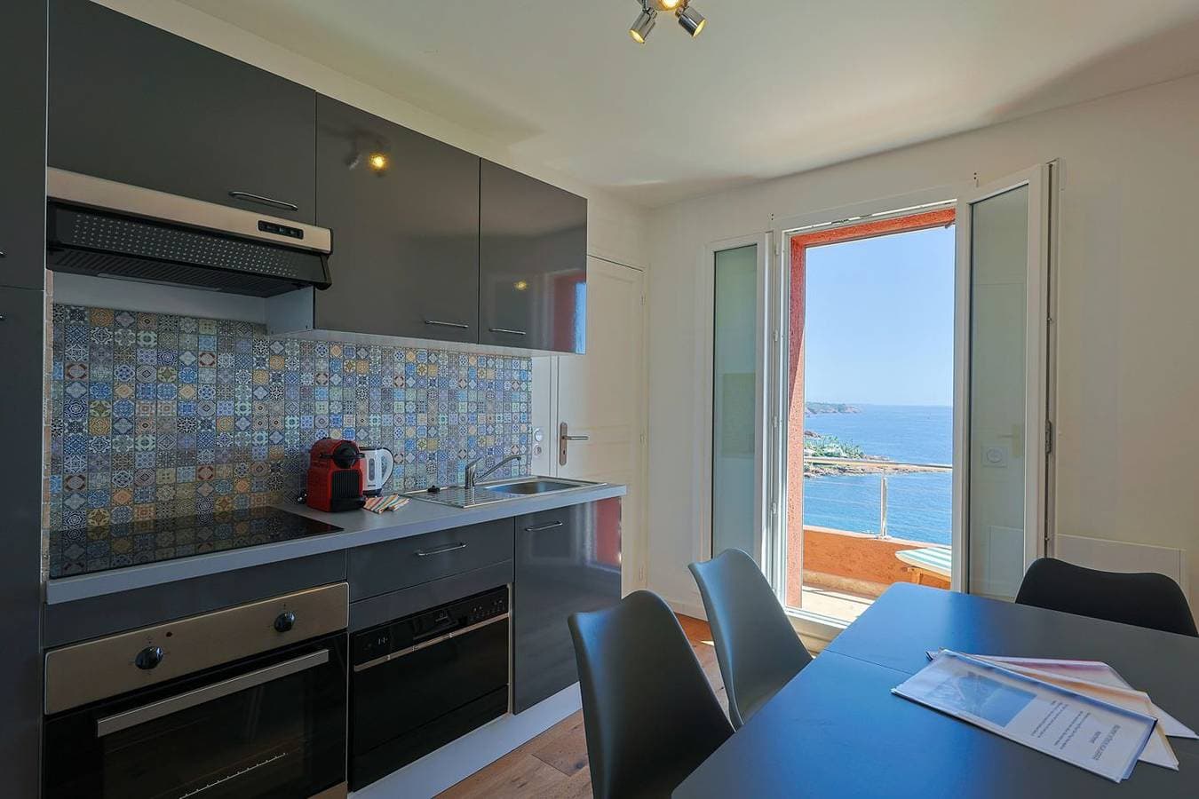 Foto 11 von 14: Apartment für 4 Personen mit Balkon und Meerblick in Antheor