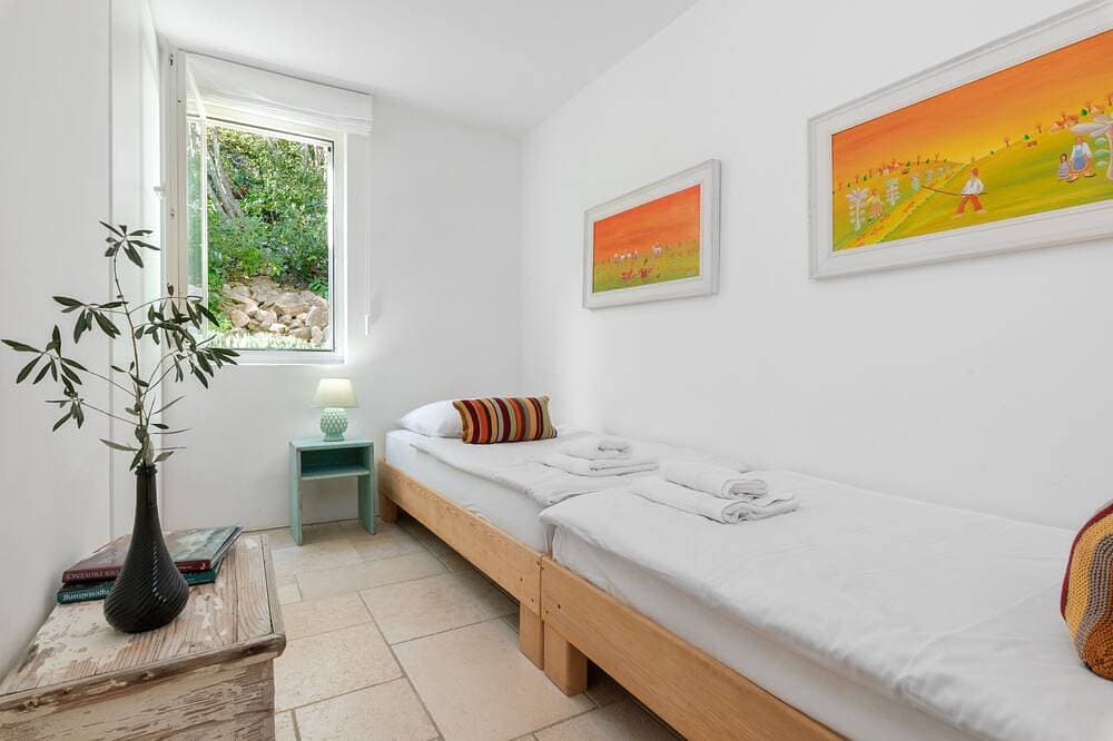 Foto 4 von 30: Traumhaftes Apartment, in Sveta Marina, mit Garten, grosser Terrasse, Pavillon