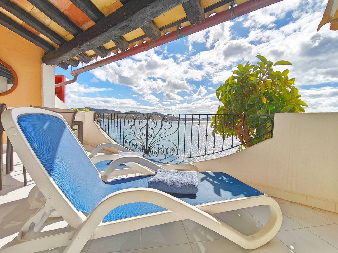 Foto 10 von 49: A3015 Meerblick-Wohnung für 2 Personen in Cala Fornells