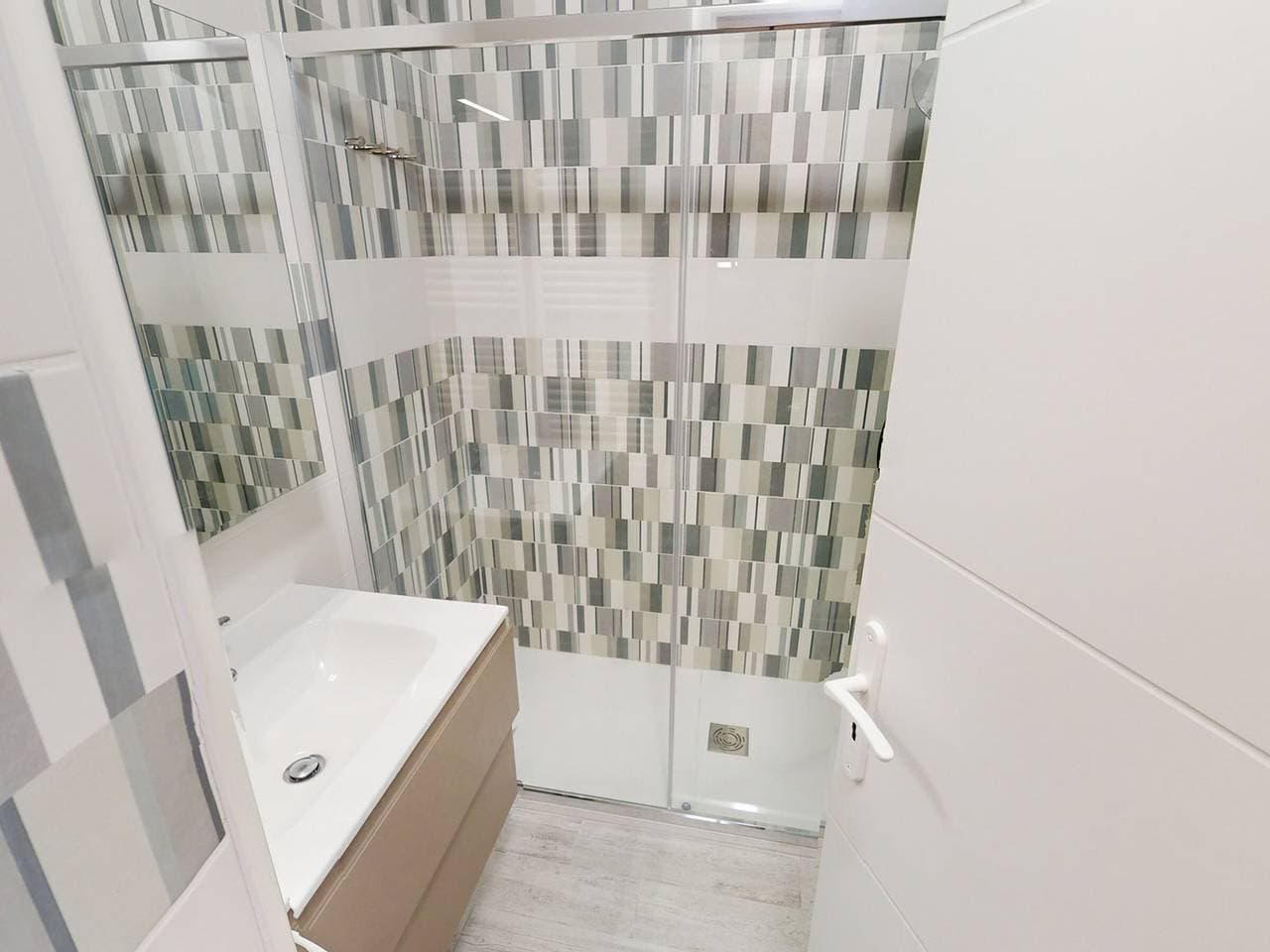 Foto 8 von 16: Klimatisiertes Studio in Strandnähe und Geschäften