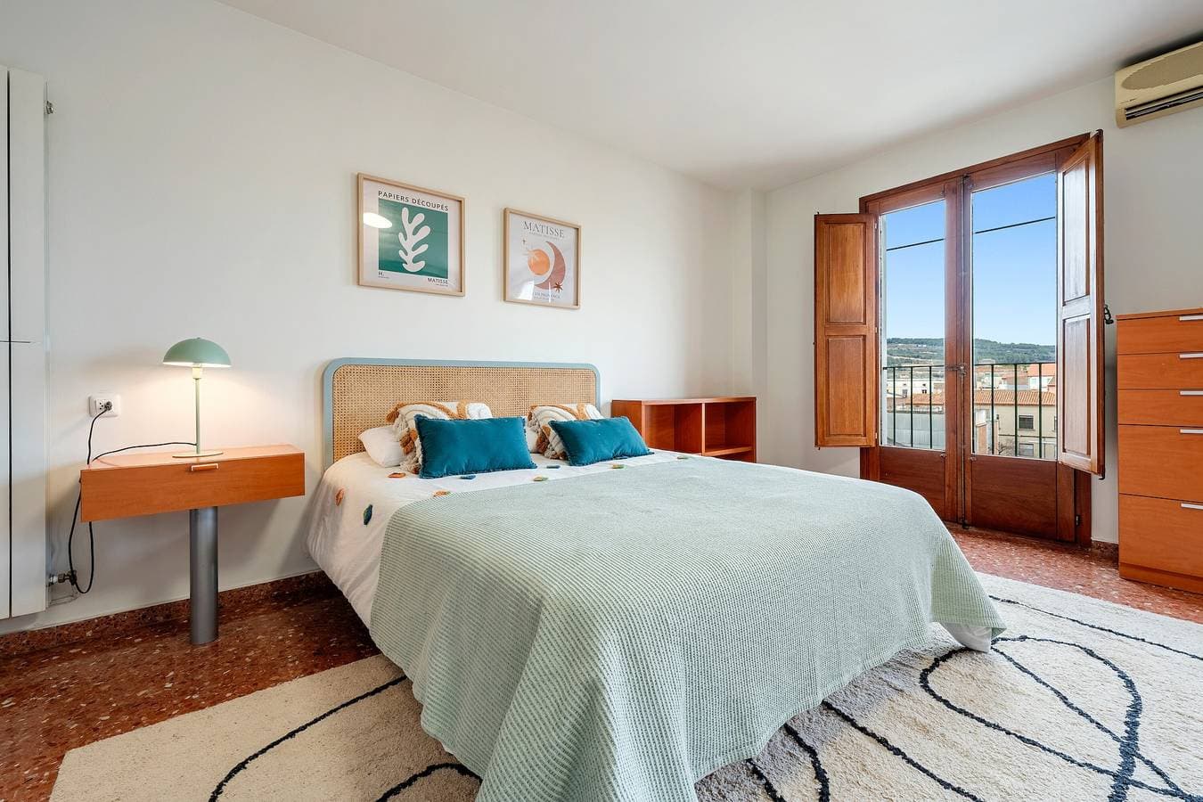 Foto 10 von 22: Ferienwohnung 'Encantador Loft' mit Bergblick, WLAN und Klimaanlage