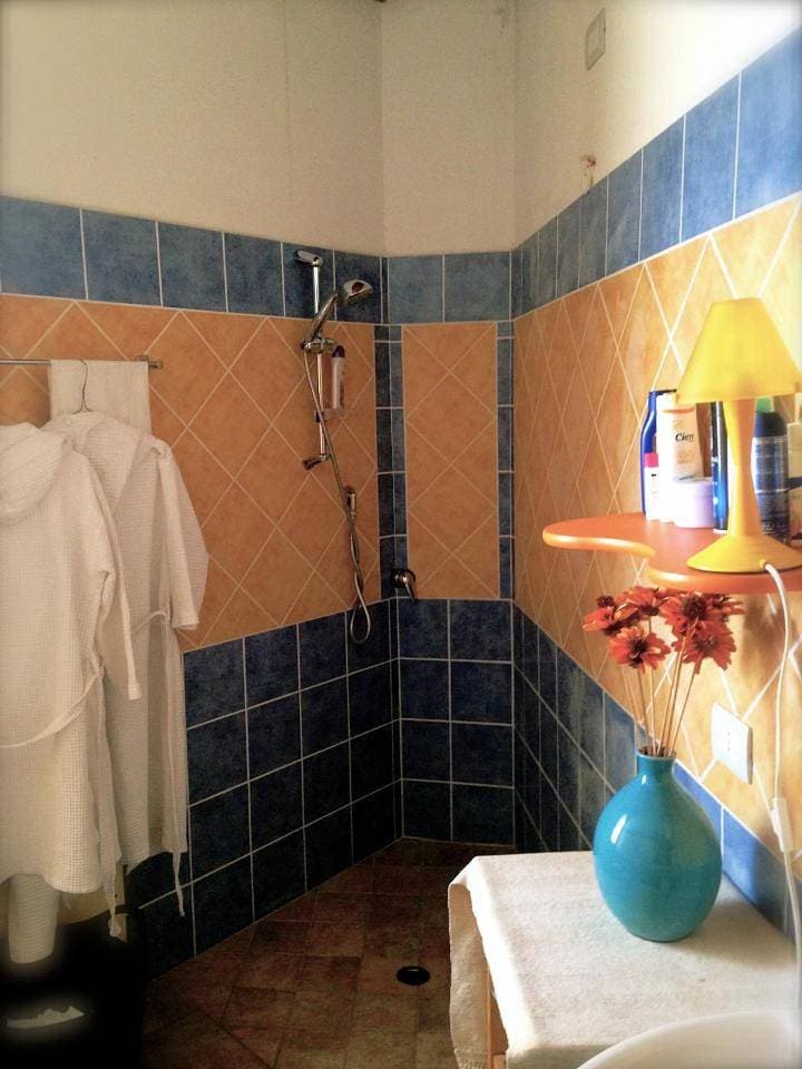 Foto 10 von 12: Double or Twin Room with Private External Bathroom