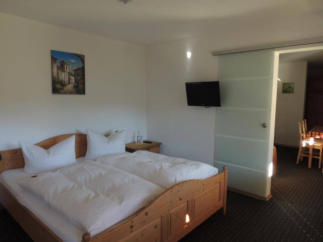 Foto 6 von 10: Family Two-Bedroom Suite (6 persons)
