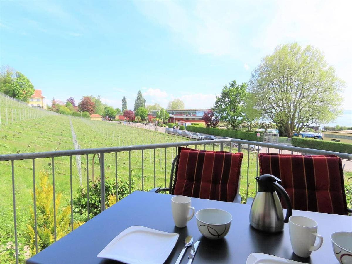 Foto 4 von 5: Apartment with Lake View