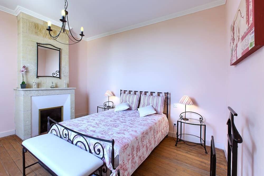 Foto 3 von 27: Renovated Stone House with Garden in the Heart of the Saint-Émilion Vineyards