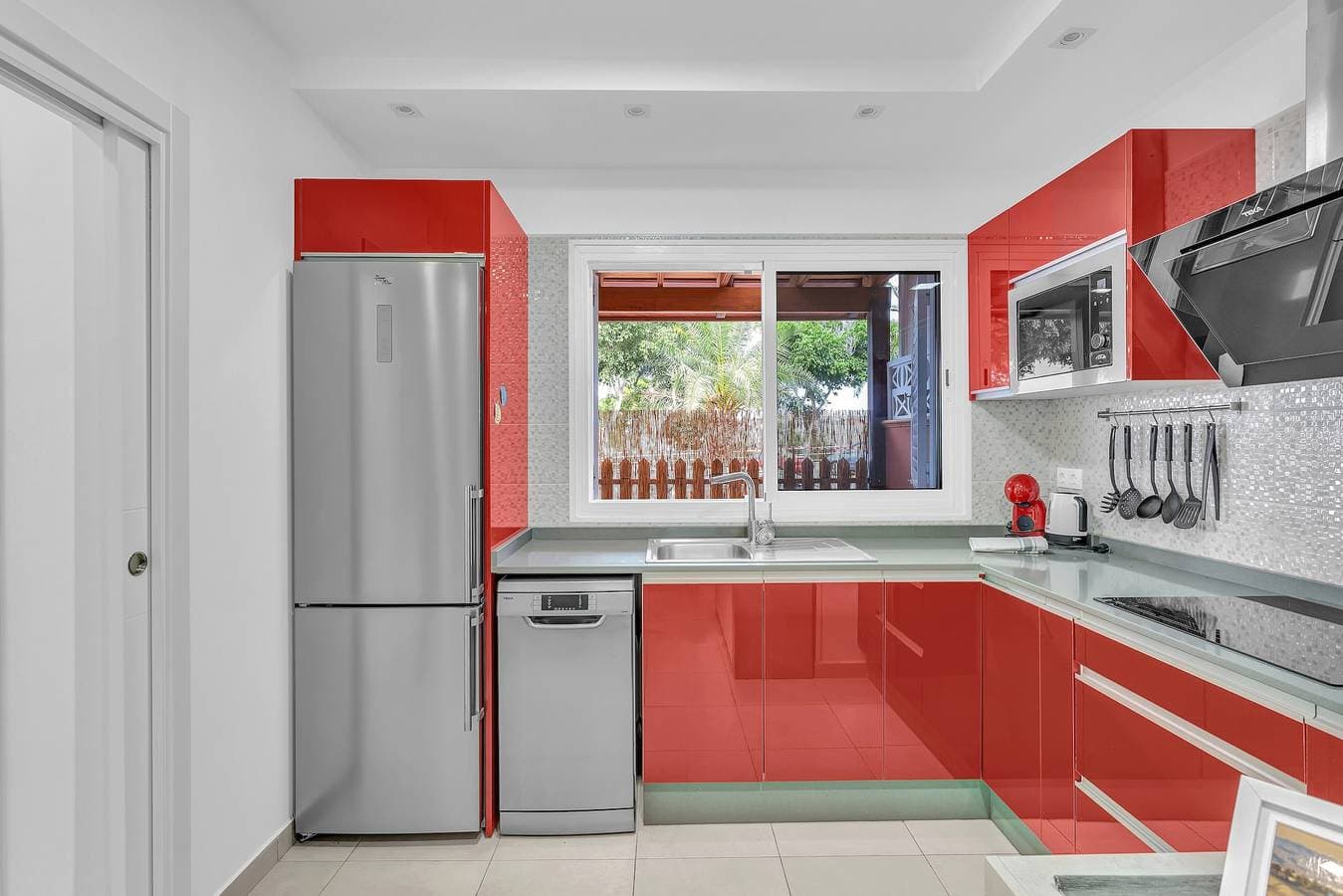 Foto 4 von 24: Ferienwohnung 'Casarossa' mit privatem Außenbereich, unabhängig, Pool bei Langzeitmiete