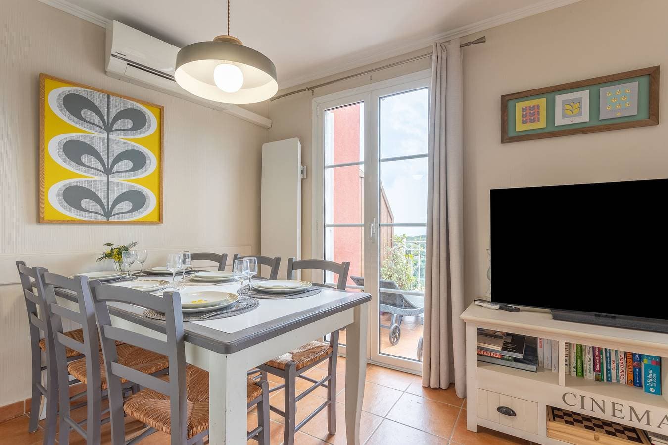 Foto 8 von 30: Ferienwohnung 'Grande Terrasse Vue Mer' mit Meerblick, Gemeinschaftspool und Wi-Fi