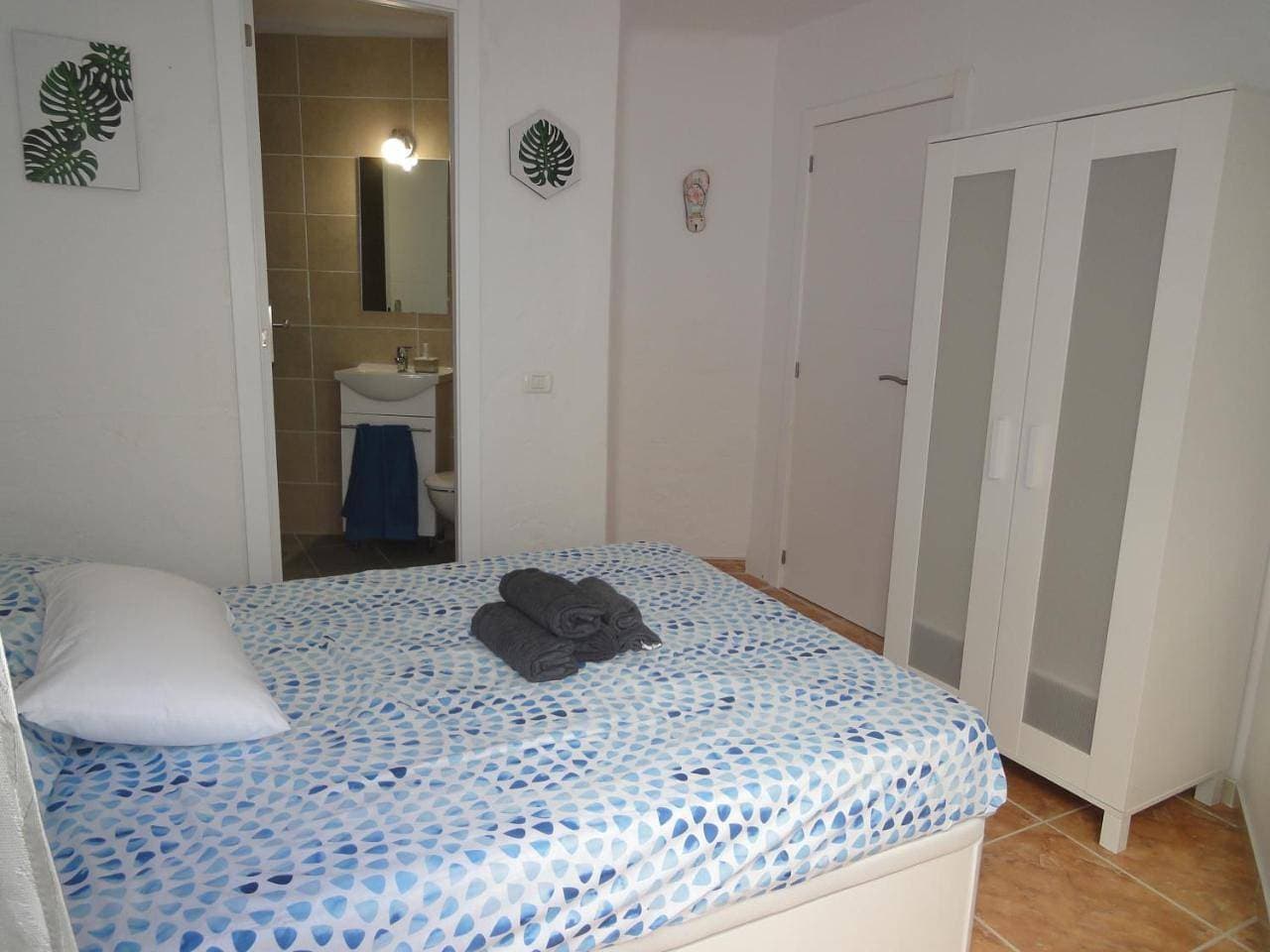 Foto 12 von 53: Two-Bedroom Apartment
