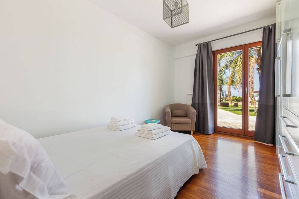 Foto 6 von 30: 8Br Twin-Villa Retreat in Lush Gardens