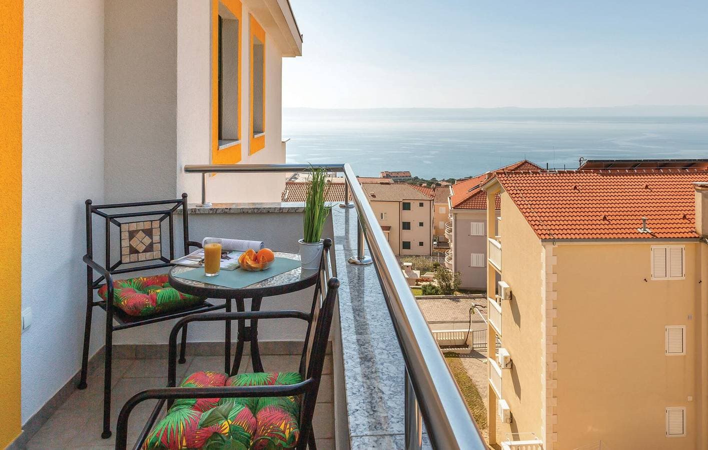 Foto 9 von 22: Urlaub am Meer: Modernes Apartment mit Terrasse, Parkplatz und WLAN in Makarska