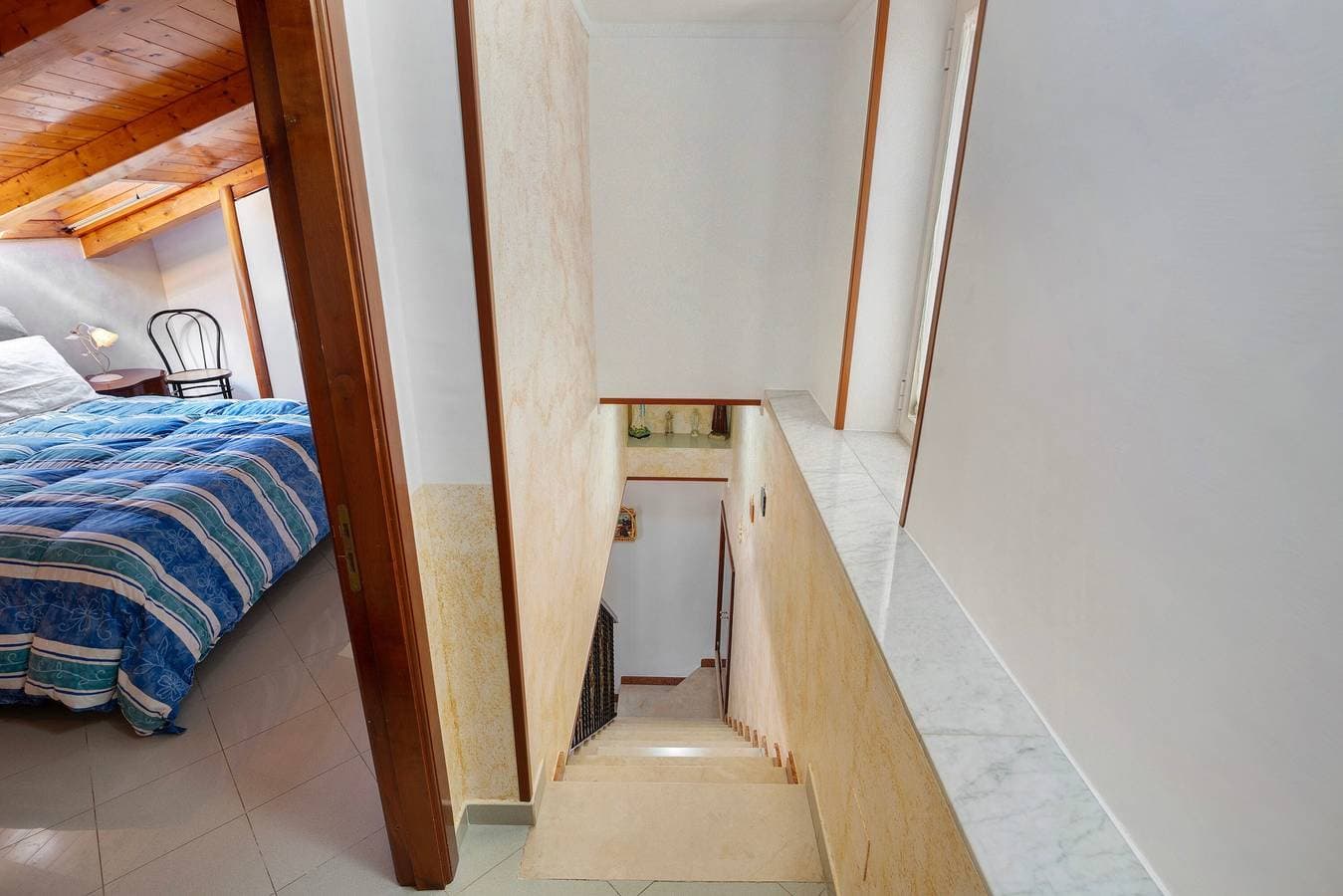 Foto 12 von 23: Ferienhaus 'A' Russella' mit Meerblick, Wi-Fi und Klimaanlage