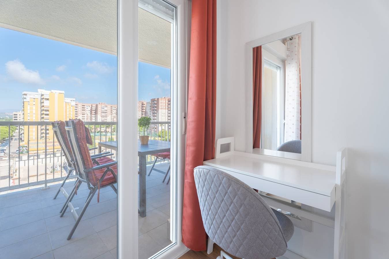 Foto 10 von 30: Apartment 'Lopimar Playa Canet' mit privater Terrasse, WLAN und Klimaanlage