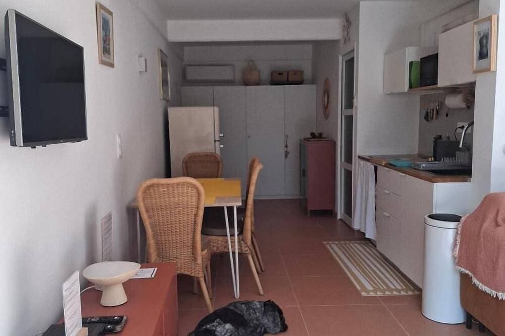 Foto 11 von 21: T2 air-conditioned, Wifi broadband, garden level, Gigaro beach and paths 500m away