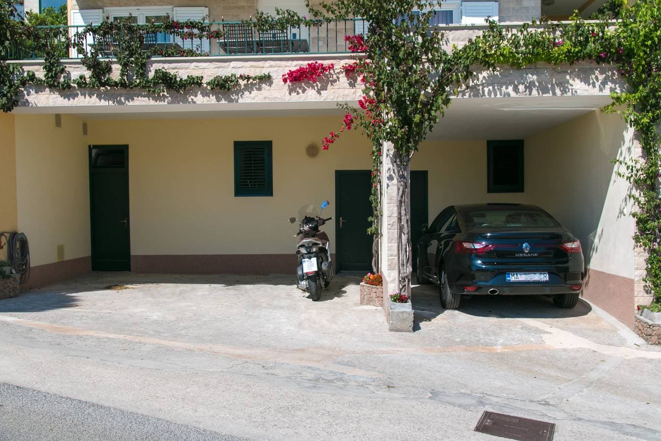 Foto 8 von 20: Zimmer mit Balkon und Meerblick Brela, Makarska S-2717-a