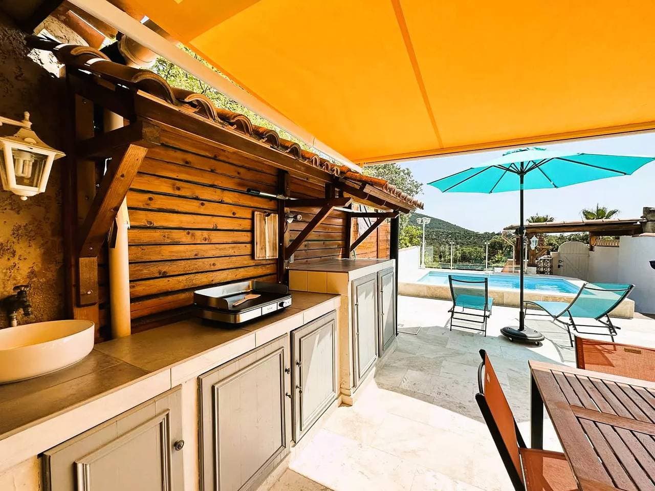 Foto 7 von 22: Klimatisiertes provencal Mazet für 4 Personen mit privatem Pool bei Domaine de Valcros in La Londe-les-Maures