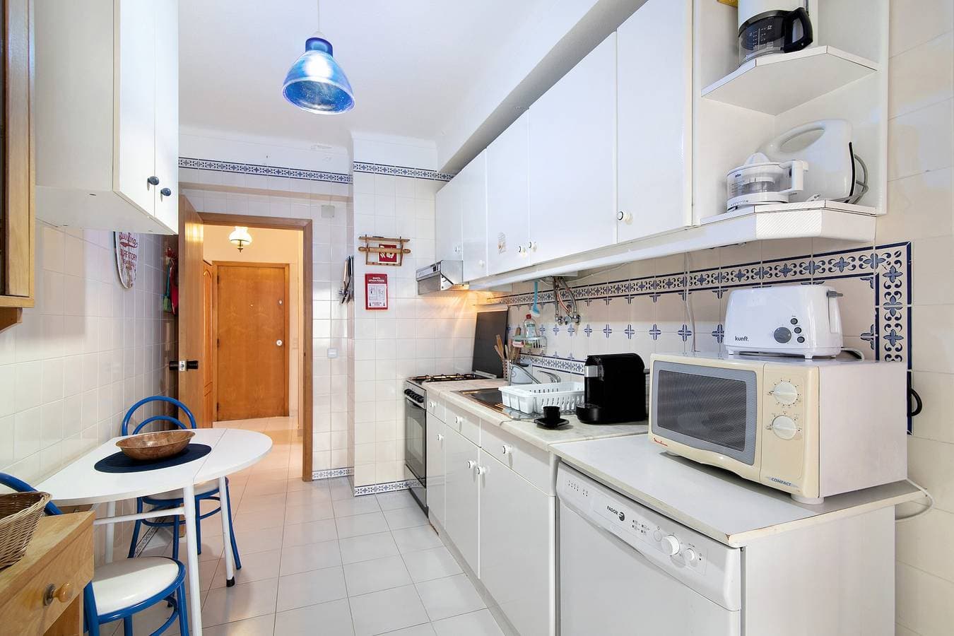 Foto 13 von 24: Ferienwohnung 'Apartamento T1 Edisol' mit Balkon, WLAN und Klimaanlage