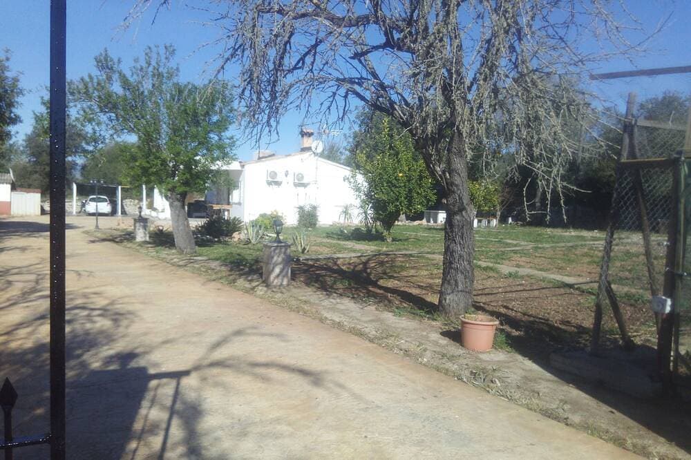 Foto 3 von 30: Rustikales Haus mit 2 Schlafzimmern privatem Pool Grill in ruhiger Lage