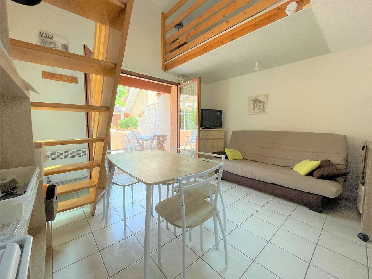 Foto 3 von 17: Haus mit Mezzanin 5 Betten nahe Strand, Parkplatz, Pool