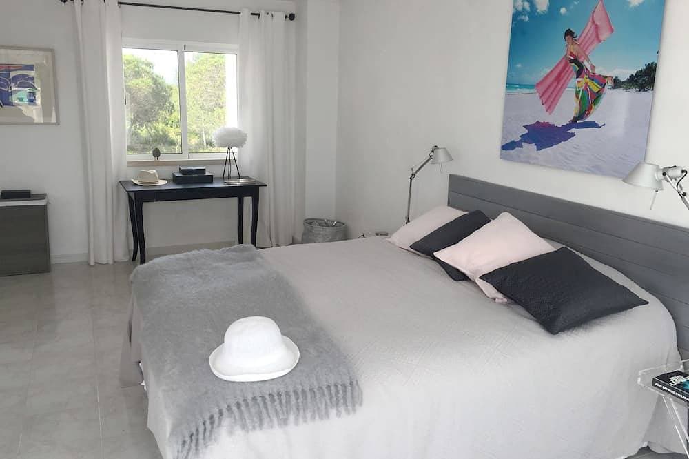 Foto 7 von 30: Villa Muramaris, Atemberaubender Meerblick, privater Garten mit Pool. Design und Kunst.