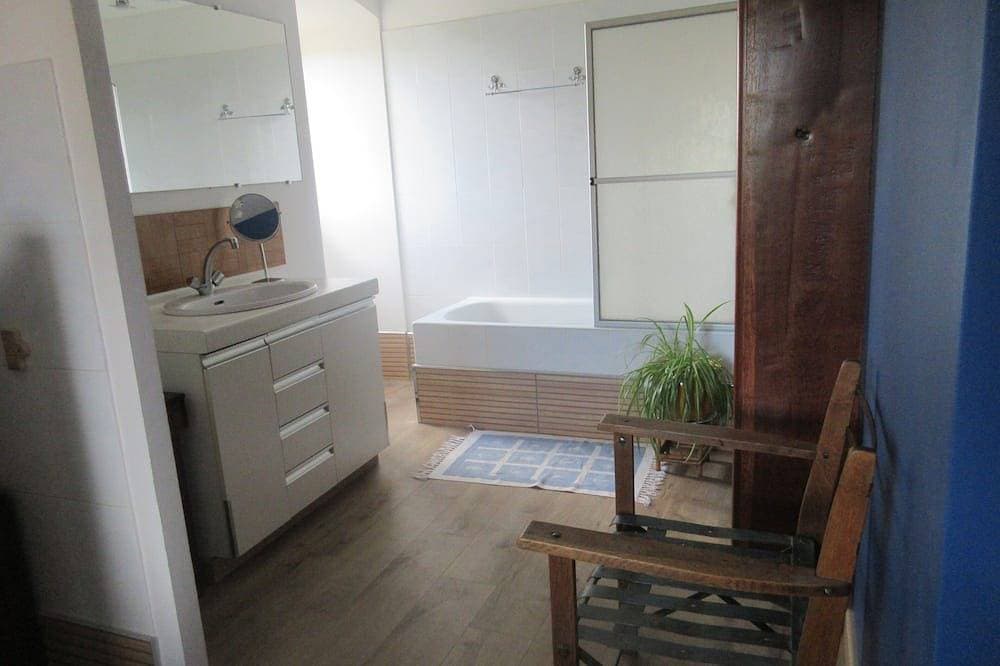 Foto 4 von 13: Gîte Dans Maison en Pierre, Avec Piscine, à la Campagne, Proche Villefranche