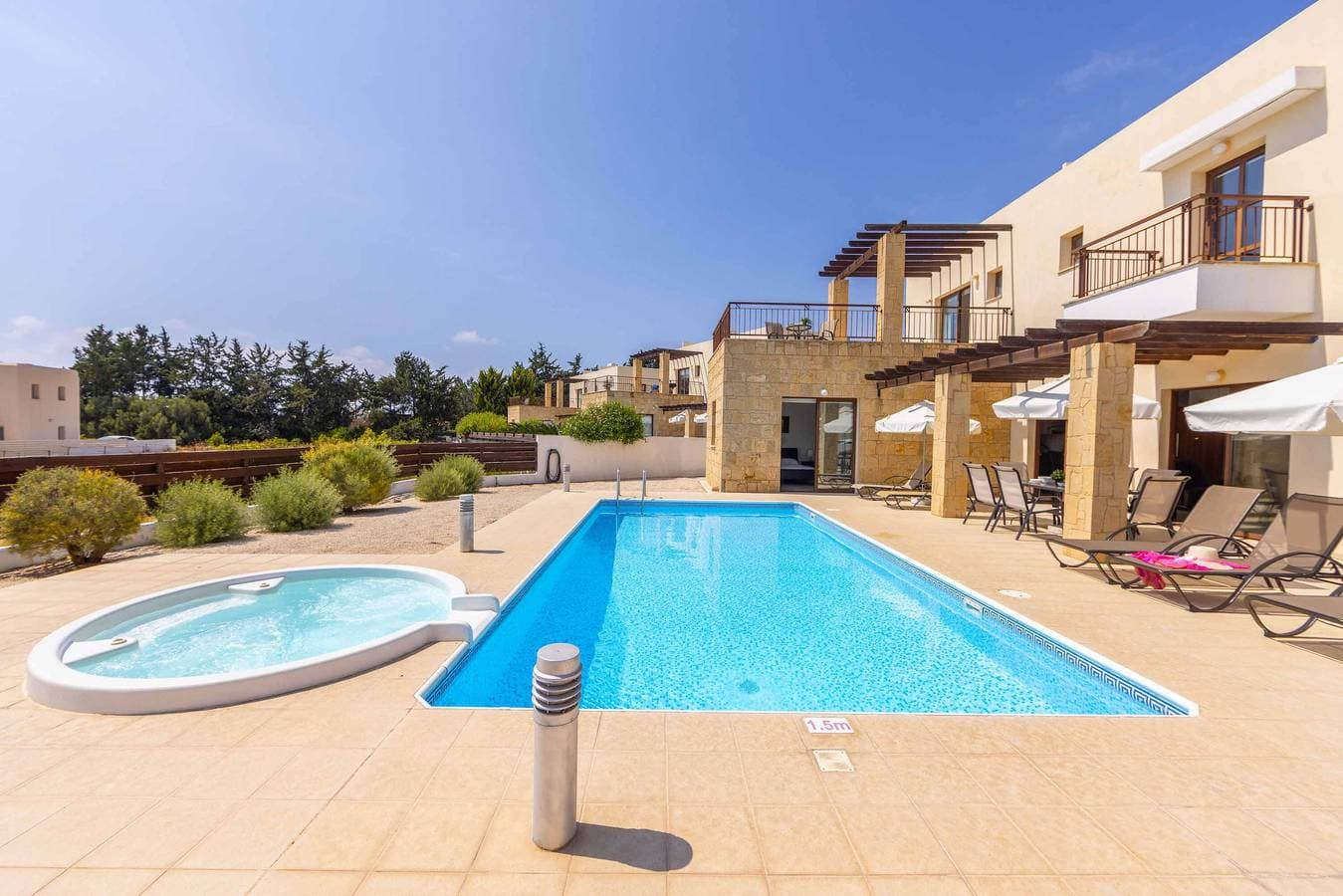 Foto 2 von 44: Villa Evanthia
