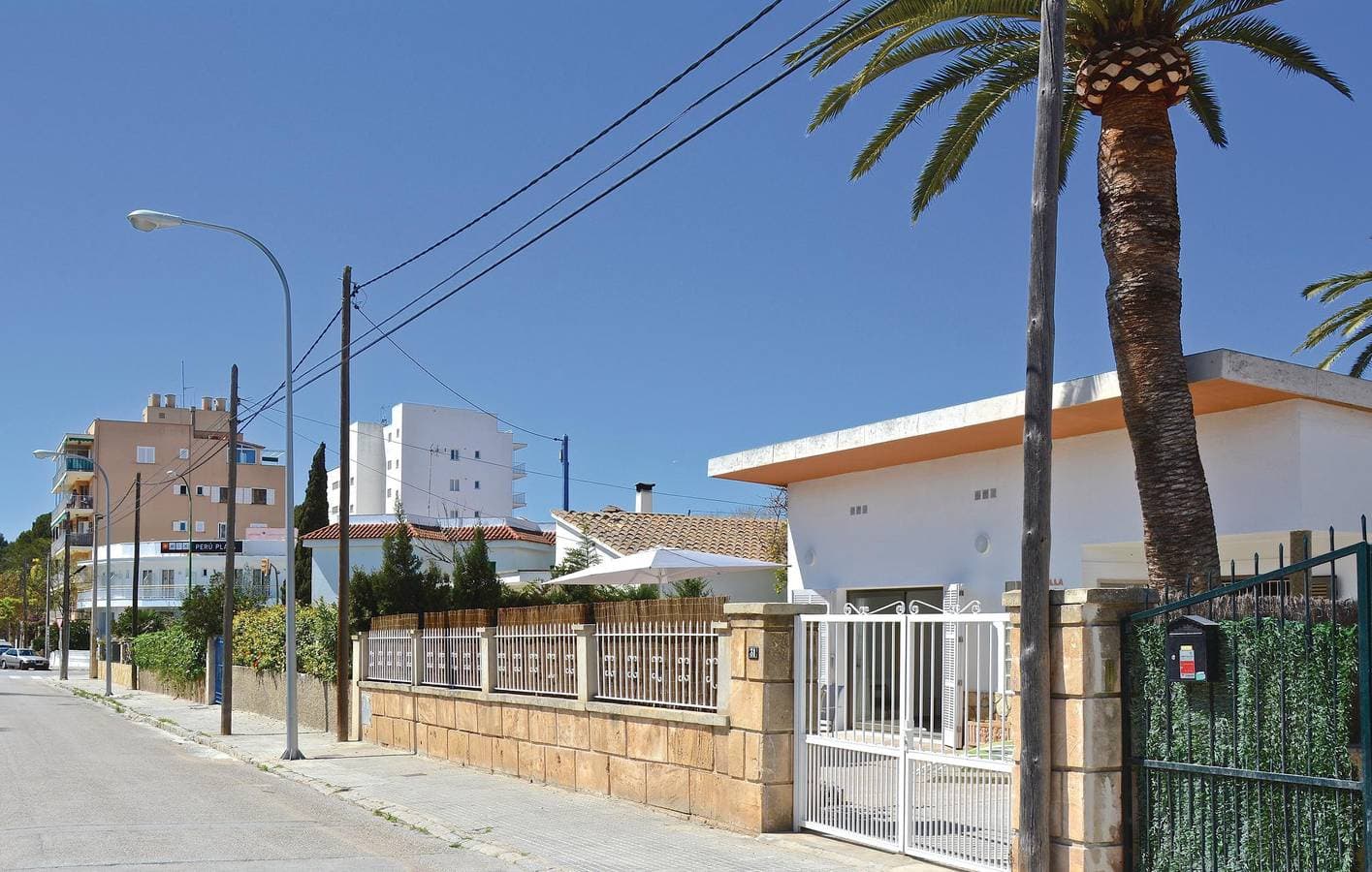 Beachside Retreat mit Terrasse & A/C! 1