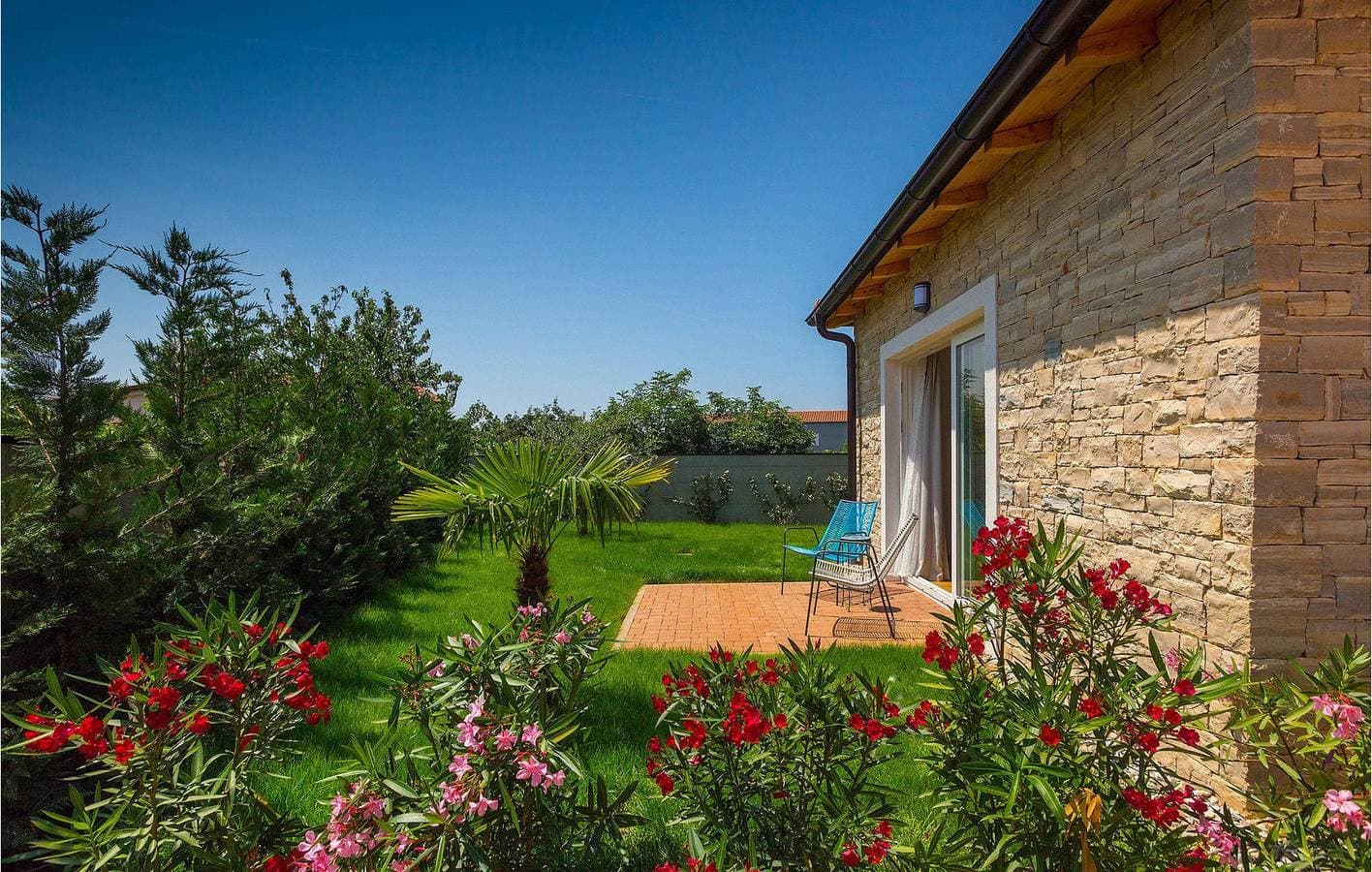 Foto 9 von 57: Geräumige 2-Zimmer-Wohnung mit Pool, WLAN und Parkplatz in der Nähe von Kukci