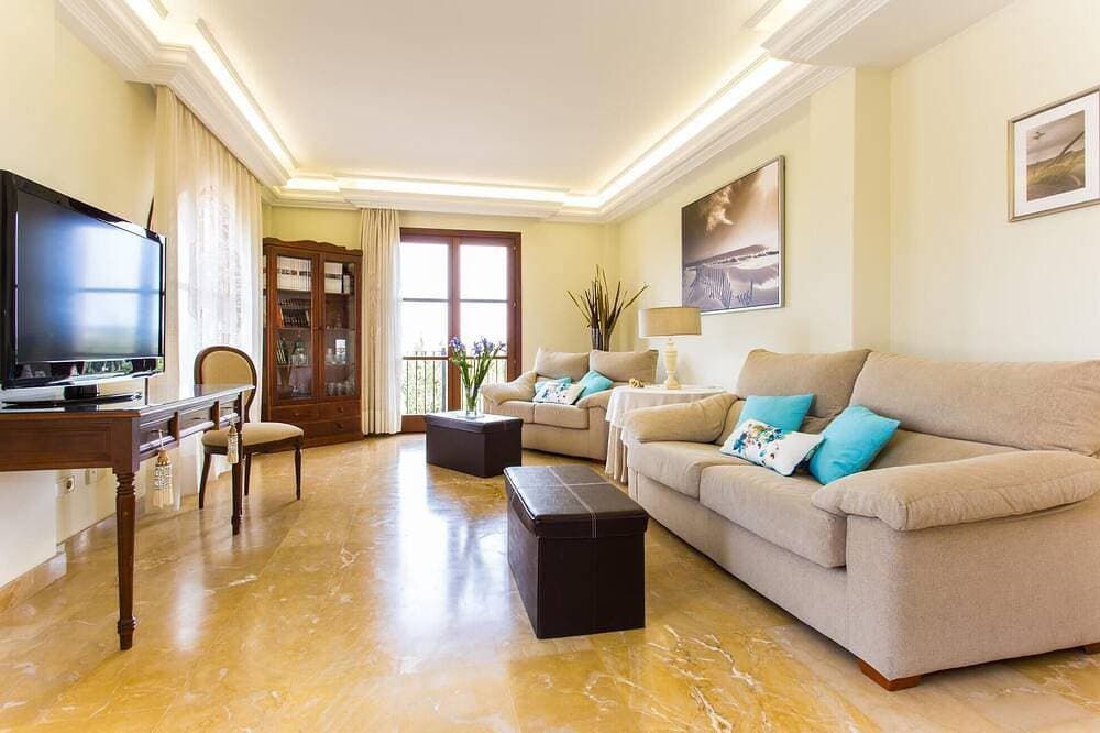Foto 2 von 30: Cozy home in Manacor with private swimming pool, can be inside or outside