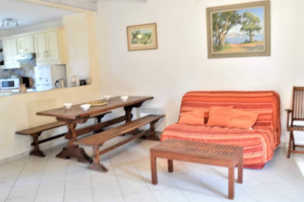 Foto 7 von 12: Appartement Komfortabel in Strandnähe für 6 Personen, La Croix-Valmer, Parkplatz & Balkon