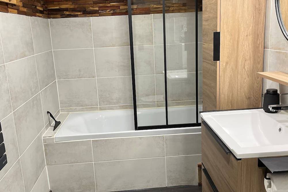 Foto 4 von 17: Can Sansa Appartement 4 Avec Jacuzzi Dans Maison Pyrénéenne