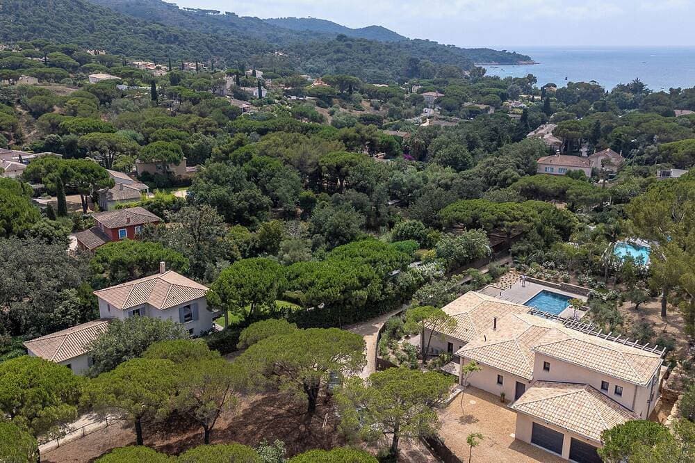 Foto 12 von 18: New, high-end villa, Gigaro, 4 minutes' walk from the beach
