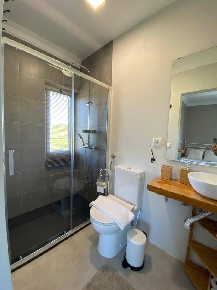 Foto 8 von 11: Double or Twin Room with Pool View