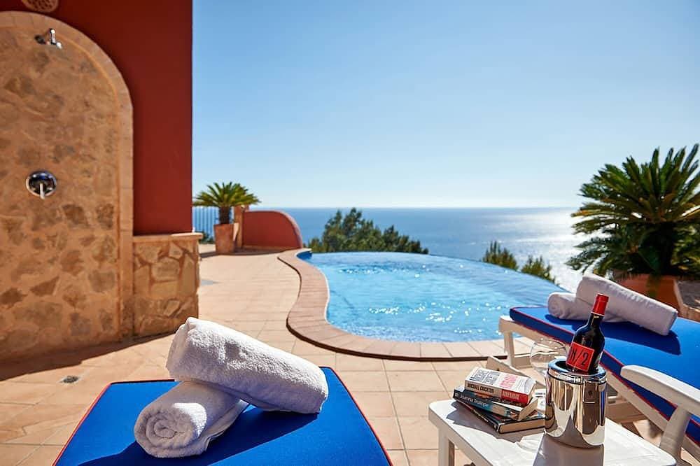 Romantisches Ferienhaus auf Mallorca mit Pool und Meerblick (Villa Deka) 1