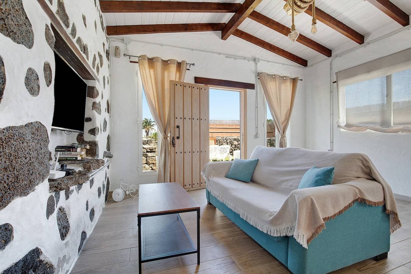 Foto 3 von 24: Ferienhaus 'Ca Lajares' mit Bergblick, privater Terrasse und WLAN